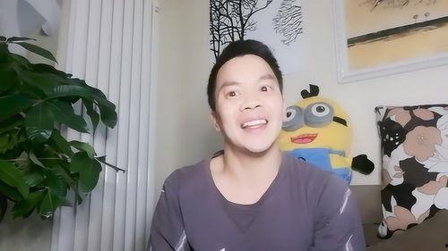 吃娱乐瓜的女孩